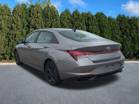 Certified 2023 Hyundai Elantra SEL w/ Cargo Package FWD image 6