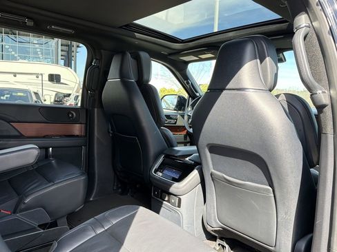 Used 2024 Lincoln Navigator Reserve image 26