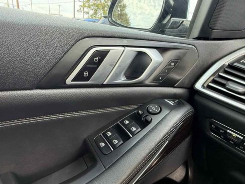 Used 2019 BMW X5 xDrive40i w/ M Sport Package image 24