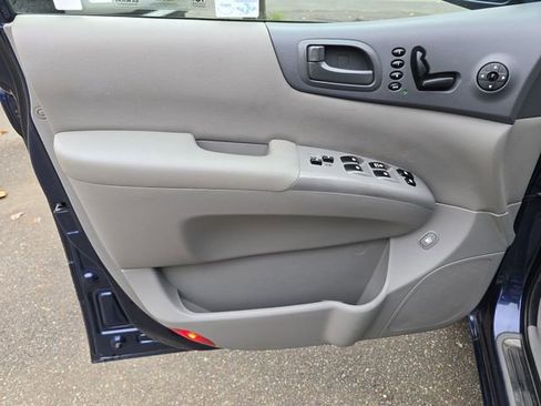 Used 2008 Kia Sedona EX w/ Luxury Pkg image 19