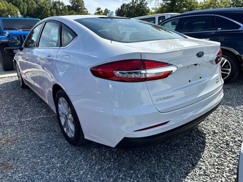 Used 2020 Ford Fusion SE FWD image 2
