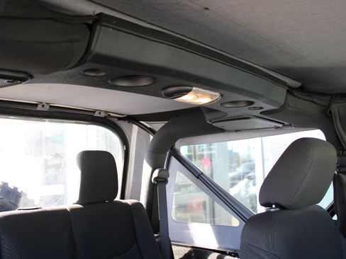 Used 2018 Jeep Wrangler Sport image 27