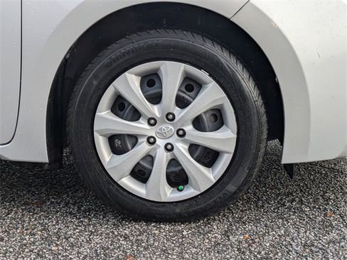 Used 2016 Toyota Corolla LE image 11