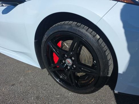 Used 2021 Chevrolet Corvette Stingray Premium Conv w/ Z51 Performance Package image 11