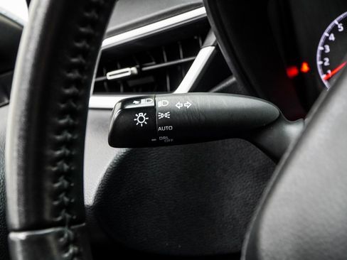 Used 2022 Toyota Corolla SE image 32