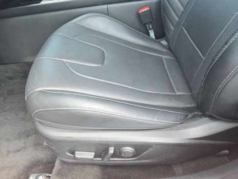 Used 2022 Hyundai Elantra Limited FWD image 27