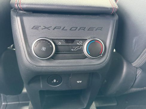 Used 2025 Ford Explorer ST-Line w/ ST-Line Street Pack AWD/4WD image 12