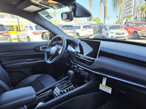 New 2026 Jeep Compass Latitude image 26