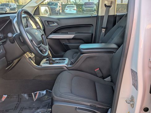 Used 2021 Chevrolet Colorado LT w/ LT Convenience Package image 16