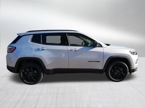 New 2026 Jeep Compass Latitude image 8