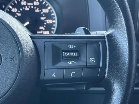 Used 2024 Nissan Pathfinder S image 25