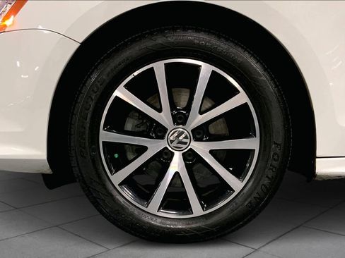 Used 2017 Volkswagen Jetta SE image 10
