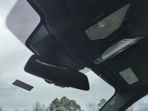 Used 2019 BMW 530e image 27