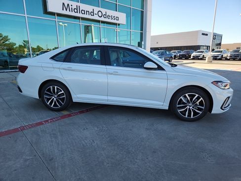 New 2026 Volkswagen Jetta SE image 8