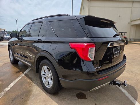 Used 2024 Ford Explorer XLT w/ Equipment Group 202A RWD image 7