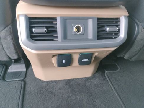 Used 2022 Ford F150 Lariat w/ Trailer Tow Package image 15