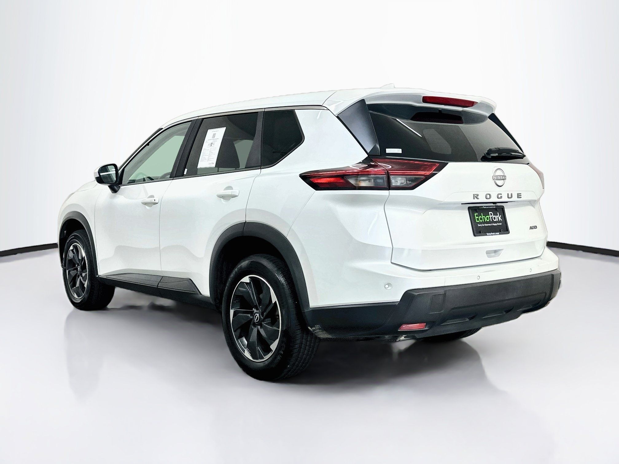 Used 2025 Nissan Rogue SV AWD/4WD image 5