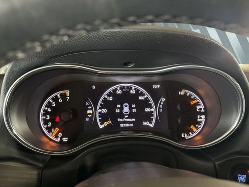 Used 2022 Jeep Grand Cherokee Laredo E image 26