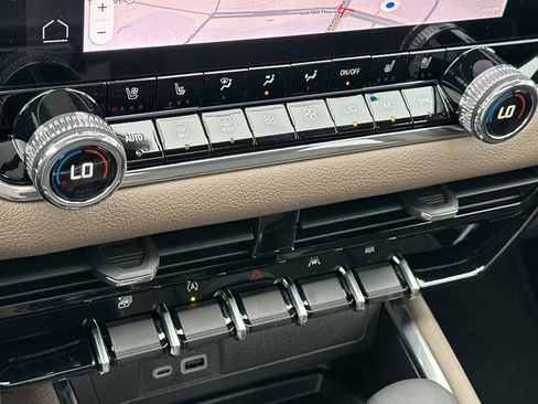 New 2026 GMC Canyon Denali image 23