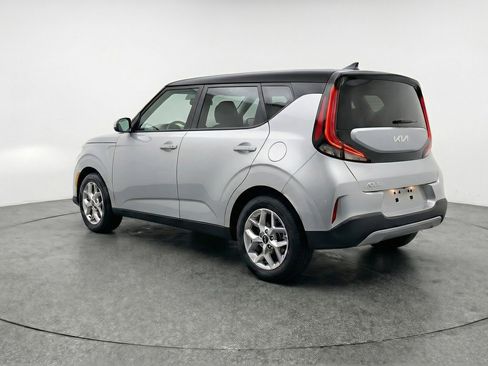 Used 2025 Kia Soul LX w/ LX Technology Package FWD image 6