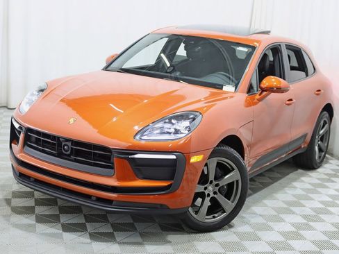 Used 2025 Porsche Macan AWD/4WD image 5