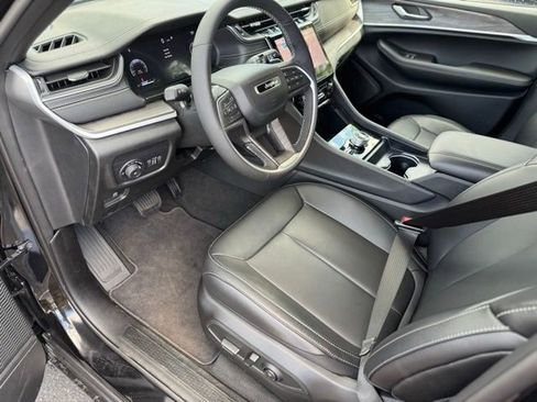 New 2025 Jeep Grand Cherokee L Limited w/ Black Appearance Package image 21