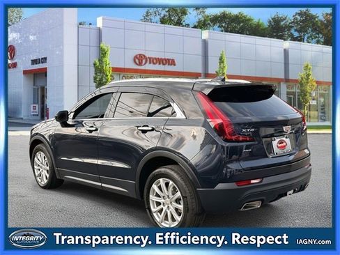 Used 2023 Cadillac XT4 Luxury w/ Cold Weather Package image 6