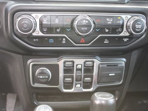 Used 2023 Jeep Wrangler Unlimited Sahara w/ Cold Weather Group AWD/4WD image 16