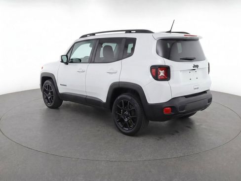 Used 2020 Jeep Renegade Altitude FWD image 3