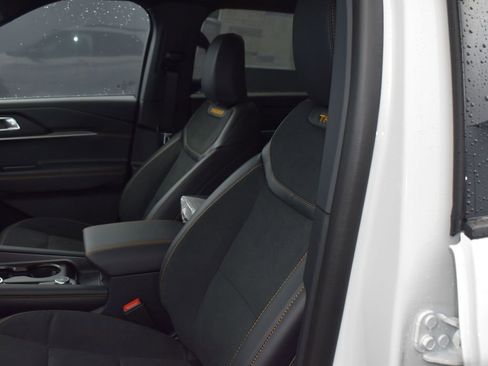 New 2026 Ford Explorer Tremor w/ Tremor Convenience Package image 10