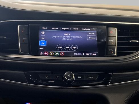 Certified 2024 Buick Enclave Essence w/ Sport Touring Edition image 7