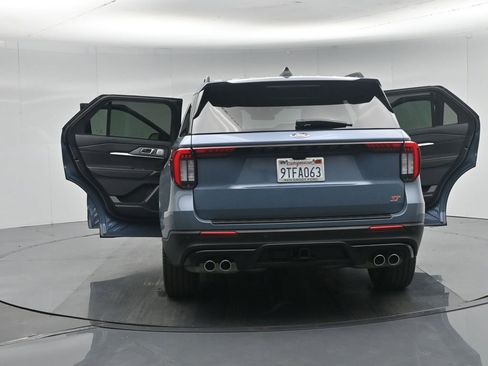 Certified 2025 Ford Explorer ST w/ Sun And Sound Package AWD/4WD image 39