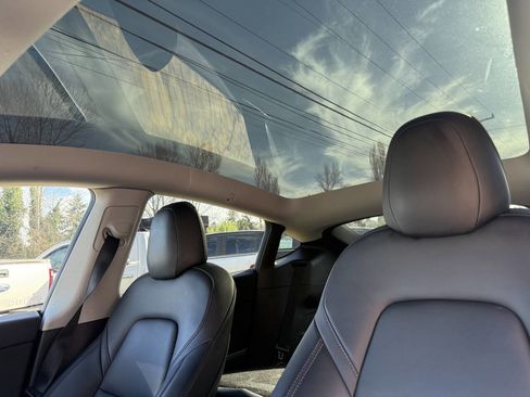 Used 2022 Tesla Model Y Long Range image 15