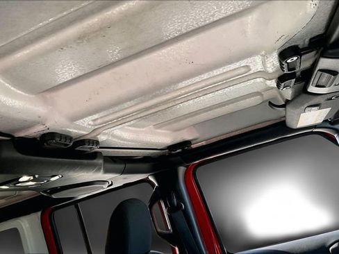 Used 2021 Jeep Wrangler Unlimited Sahara AWD/4WD image 27