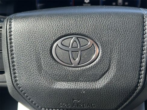 Used 2025 Toyota 4Runner TRD Off-Road Premium image 44