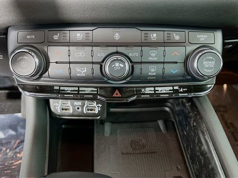 Used 2024 Dodge Durango R/T AWD/4WD image 23