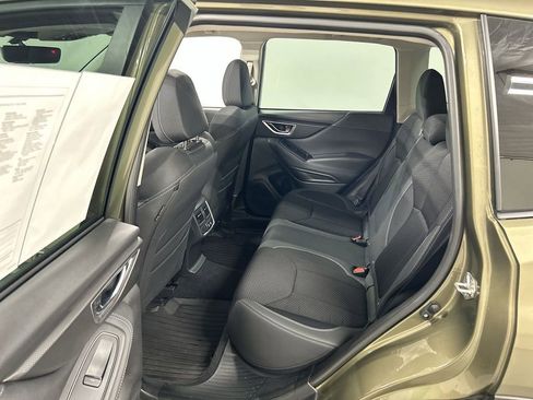 Used 2023 Subaru Forester Premium image 20