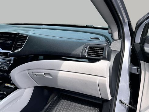 Used 2020 Honda Pilot Elite image 18