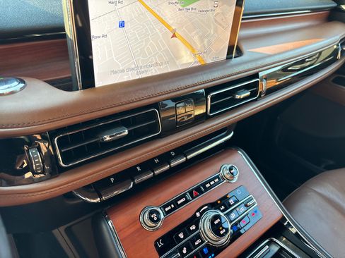 Used 2020 Lincoln Aviator Reserve w/ Elements Package Plus AWD/4WD image 21