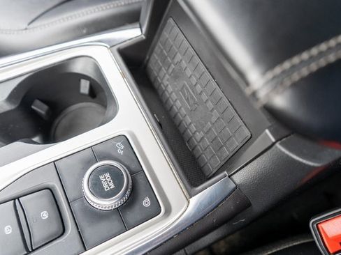 Used 2023 Ford Explorer Limited image 37