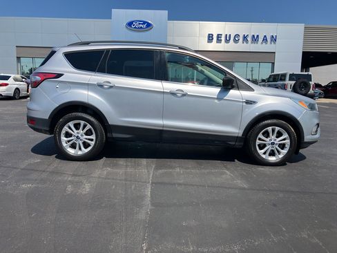 Used 2018 Ford Escape SE FWD image 8