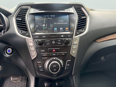 Used 2017 Hyundai Santa Fe Limited AWD/4WD image 26