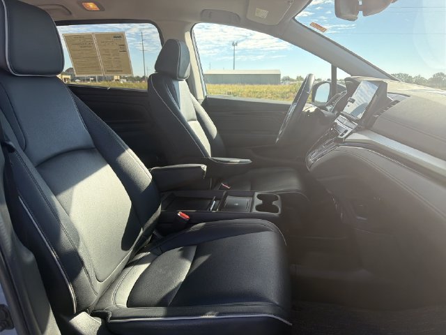 Used 2025 Honda Odyssey Touring image 14