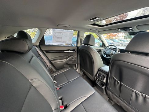 New 2026 Kia Seltos EX image 17