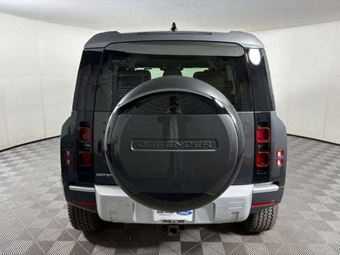 Used 2025 Land Rover Defender 110 S image 6