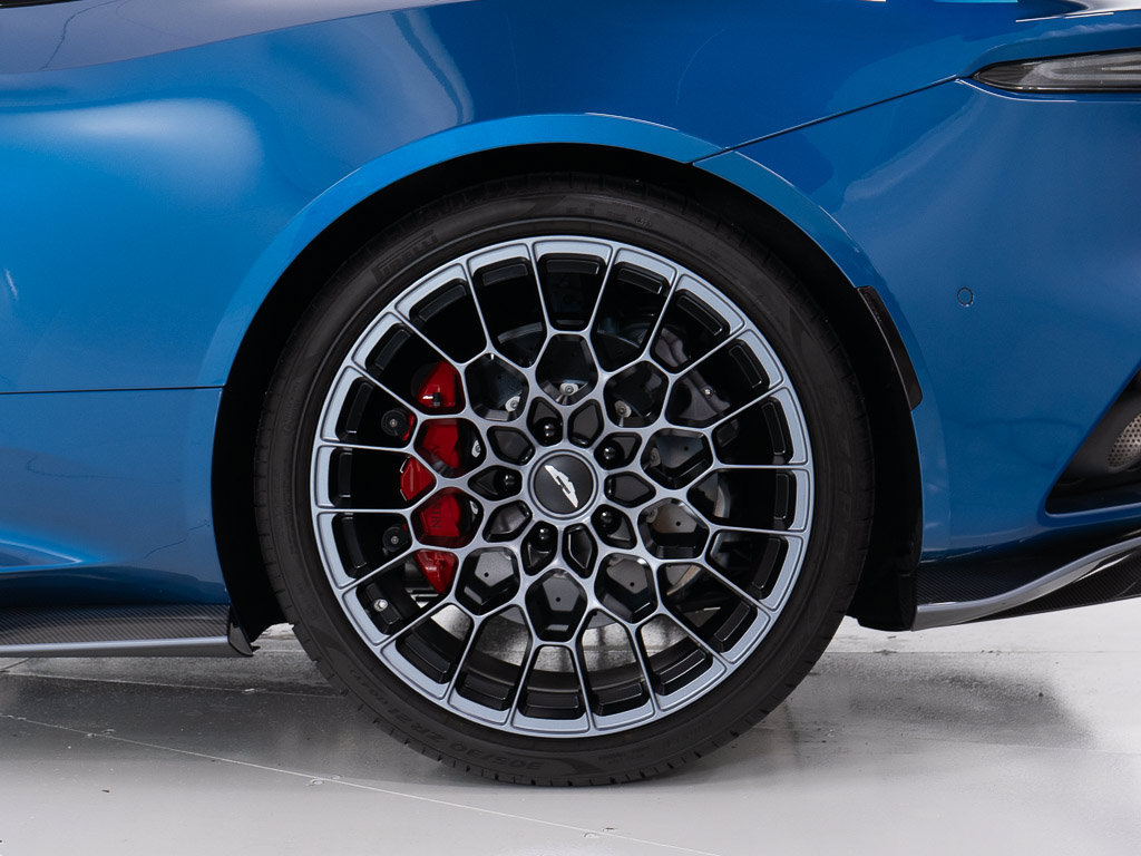 Used 2023 Aston Martin DBS Superleggera Volante RWD image 46
