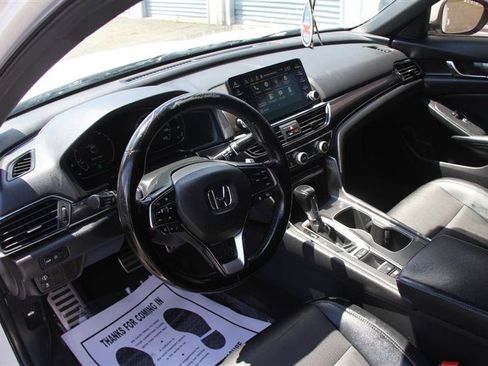 Used 2018 Honda Accord Sport image 22