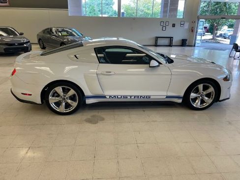 Used 2018 Ford Mustang Premium w/ Equipment Group 201A RWD image 4