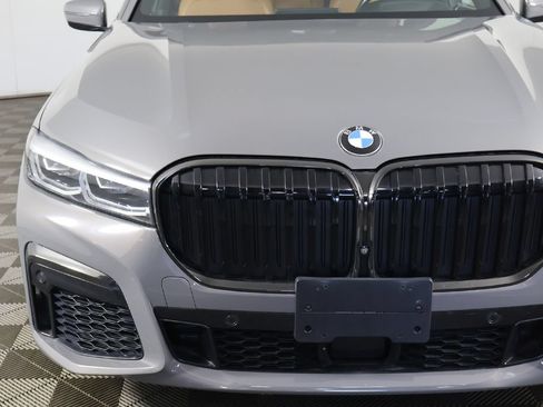 Used 2022 BMW 750i xDrive w/ Executive Package AWD/4WD image 19