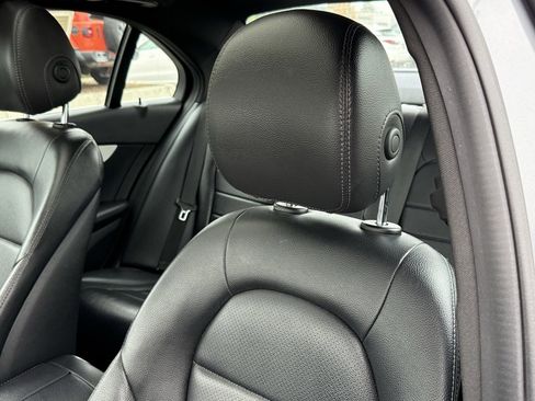 Used 2020 Mercedes-Benz C 300 Sedan image 3